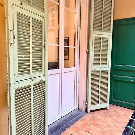 Charming Port Of Flat 1 Apartman