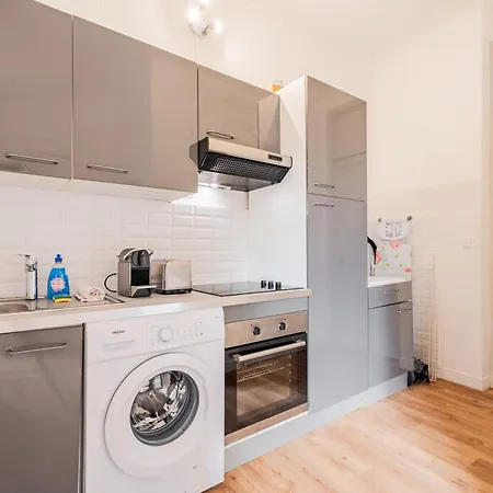 Charming Port Of Flat 1 Апартаменты *