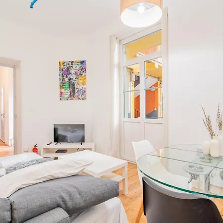 Charming Port Of Flat 1 Апартаменты